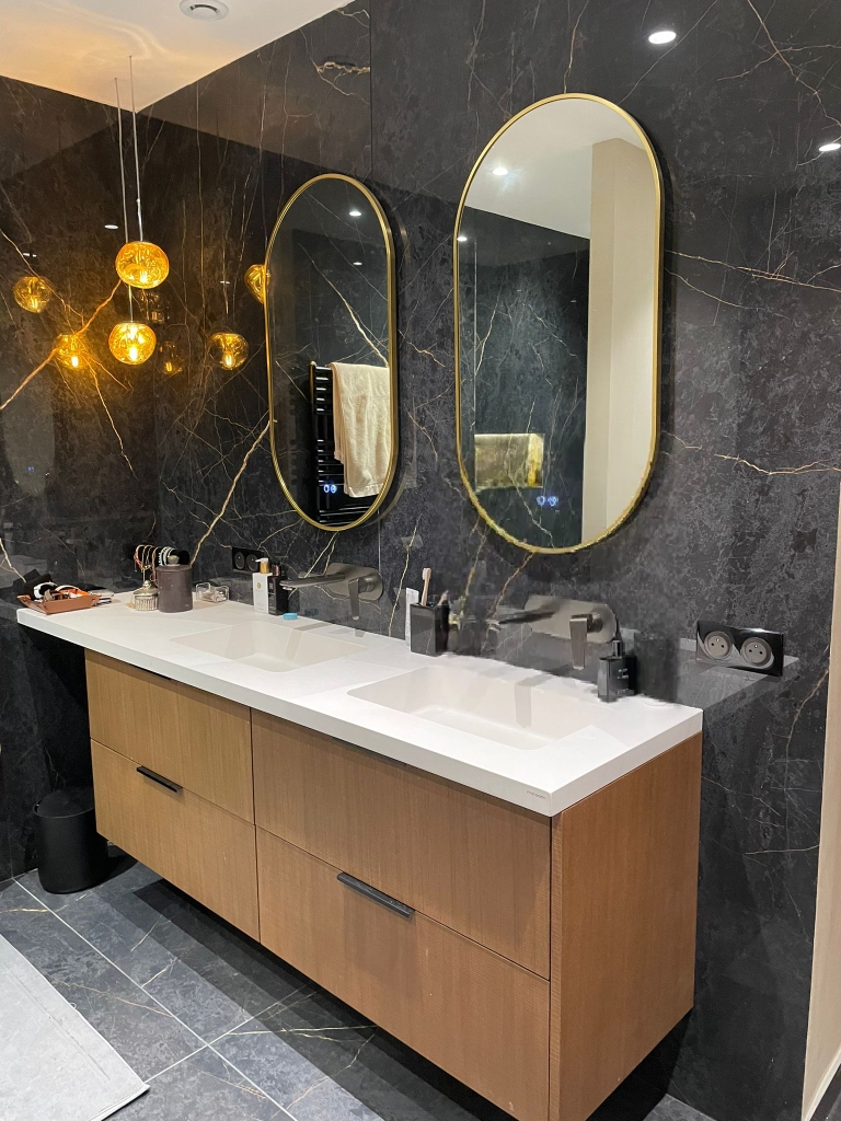 Vue de projet d'architecture d'intérieur Gordes moderne avec une décoration intérieure élégante et contemporaine